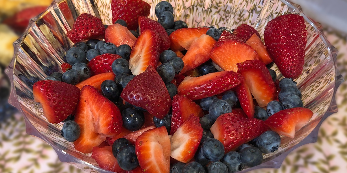 Fresh Strawberries and Blueberries with Yogurt Topping - Farm Monitor