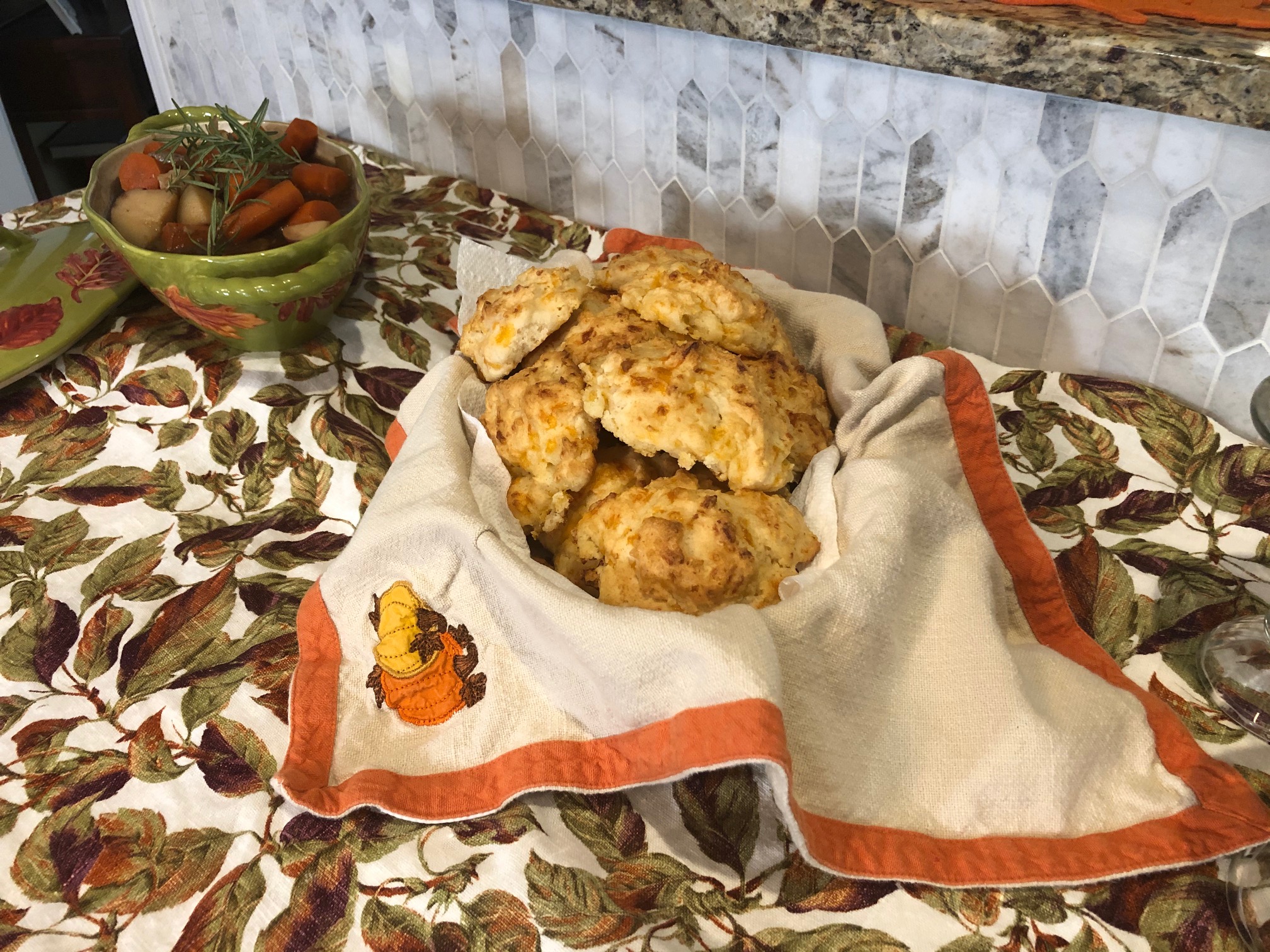 Cheddar Bay Biscuits - Farm Monitor